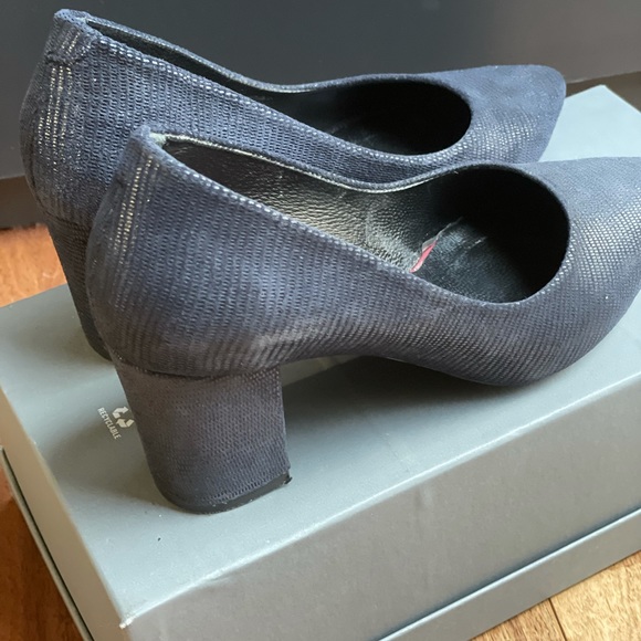 Ladies Navy Blue Midi leather Heel size 38 - Picture 3 of 6